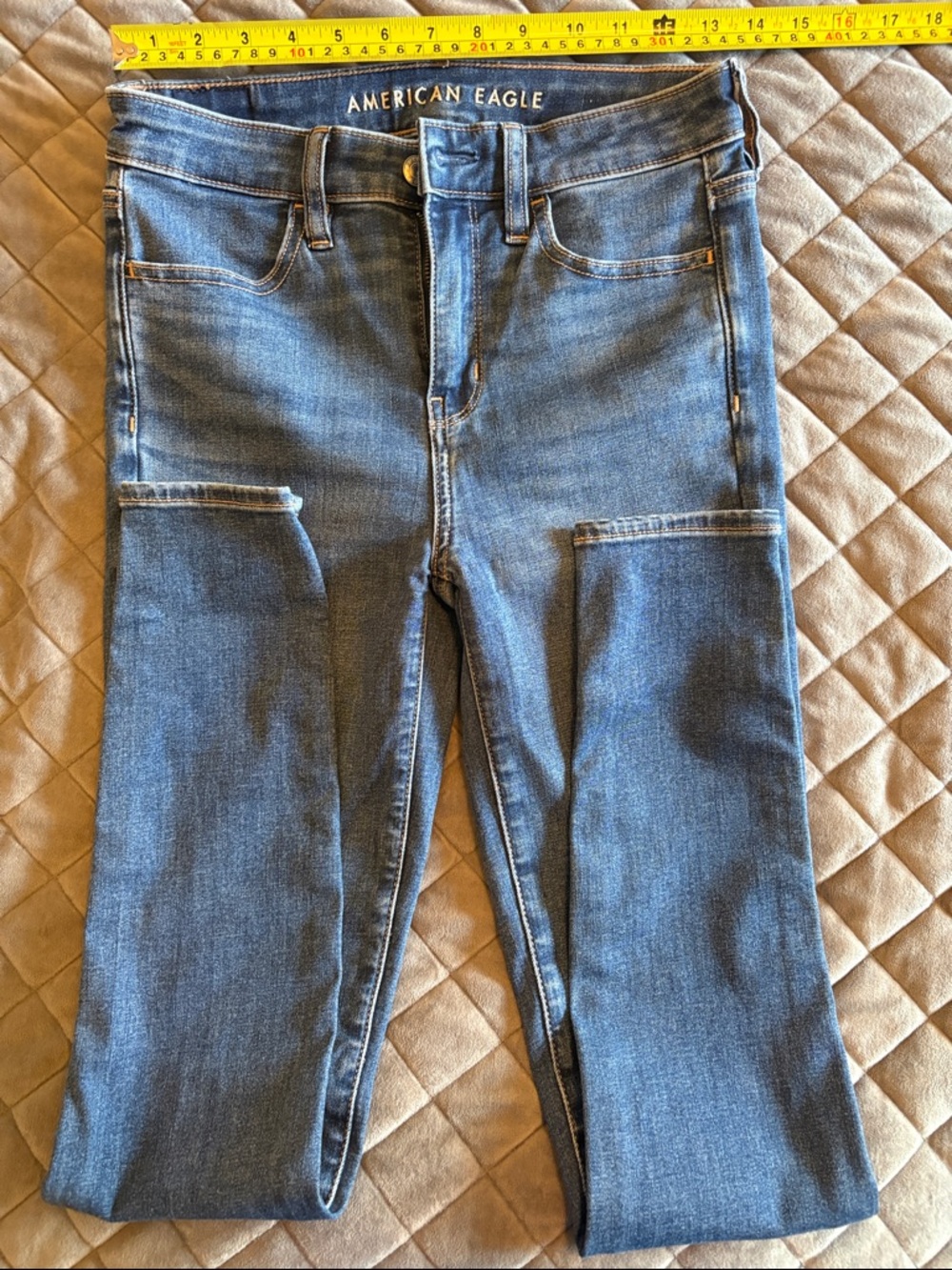 American Eagle Outfitters high rise jegging Jeans in Medium Blue Wash. 4 long
